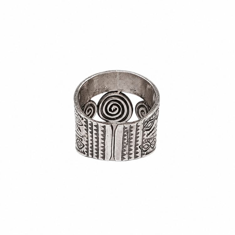 انگشتر نقره زنانه با طرح سنتی و نقوش مارپیچی وارداتی تک نسخه مخصوص خاص پسندان
