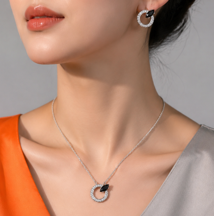 نیم ست نقره زنانه وارداتی خاص با سنگ مشکی تراش اشکی/مارکیز و طراحی مدرن حلقه